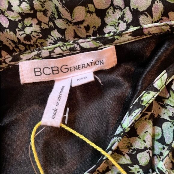 BCBGeneration printed romper in jelly bean multi - Picture 5 of 12